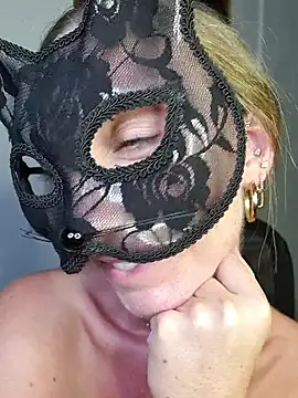 lovelykitty Adlı Modelin Web Kamerası Şovu