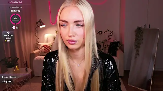 TessaGrays Adlı Modelin Canlı XXX Sohbeti