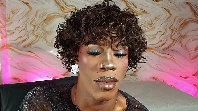 Pokazy przed kamerką – EbonyHansNight