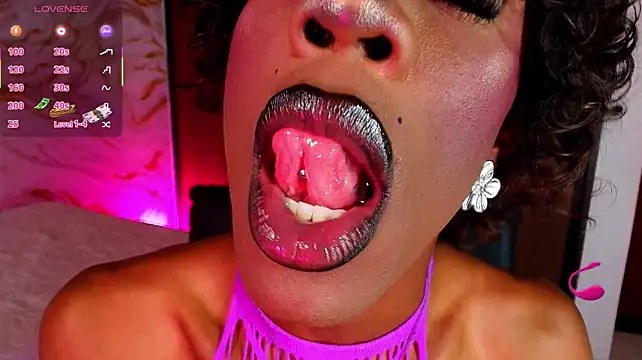 EbonyHansNight Adlı Modelin Web Kamerası Şovu
