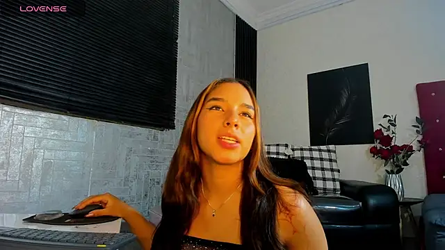 Luciaoregon Adlı Modelin Web Kamerası Şovu