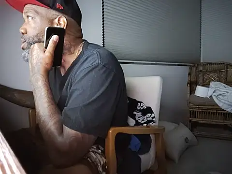 PrEtTyBoYbUlL Webcam Show