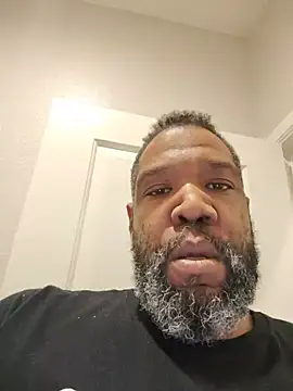PrEtTyBoYbUlL Show in webcam