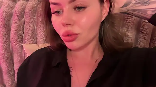 AlmaryKim Adlı Modelin Web Kamerası Şovu