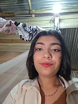 Sweed-virgin-pussy Adlı Modelin Canlı XXX Sohbeti