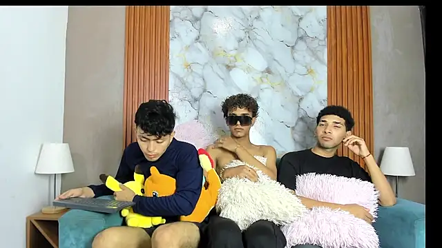 Webkamerová show VERY_HOT_GUYS
