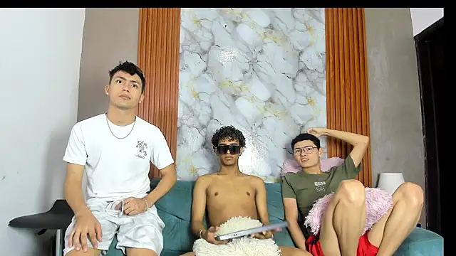 VERY_HOT_GUYSn Webbikameraesitys