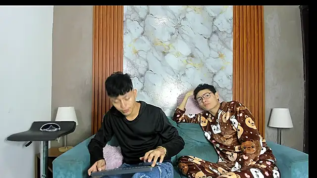 عرض كام VERY_HOT_GUYS