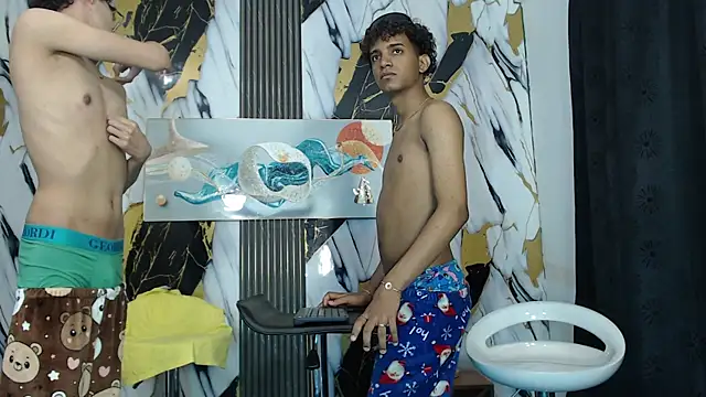 VERY_HOT_GUYS webkamerás műsora