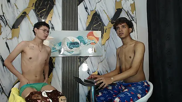 โชว์เว็บแคมของ VERY_HOT_GUYS