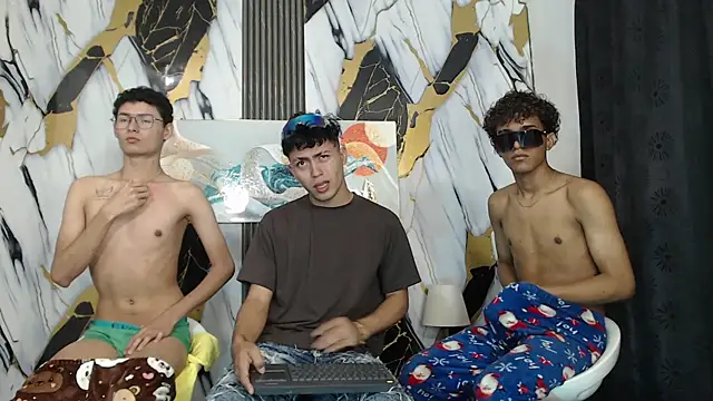 عرض كام VERY_HOT_GUYS