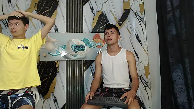 VERY_HOT_GUYS Adlı Modelin Web Kamerası Şovu