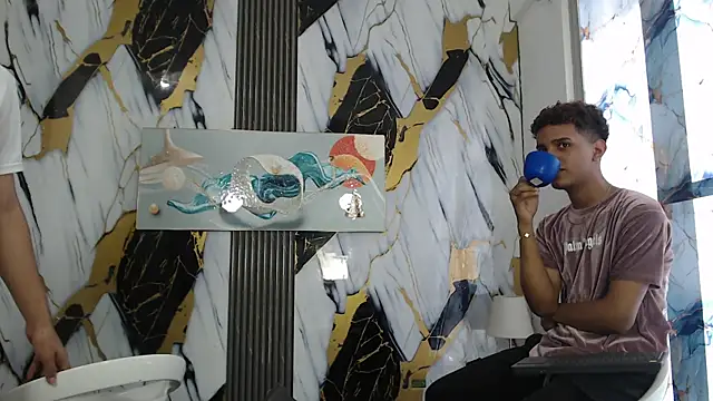 VERY_HOT_GUYS' Webcam Show