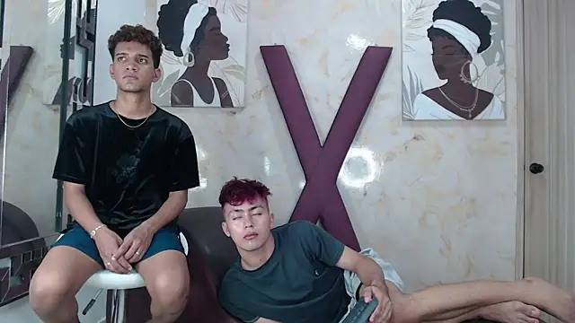VERY_HOT_GUYSのウェブカメラショー