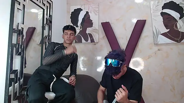 VERY_HOT_GUYS Adlı Modelin Web Kamerası Şovu