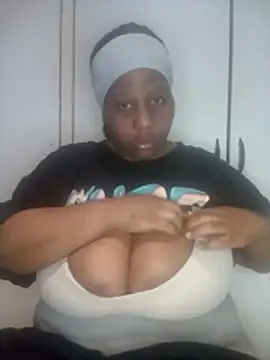 PIXIEBITCHXXX26's Live XXX Chat