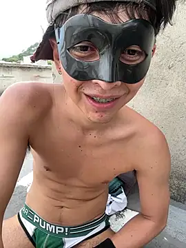 Liam_Mossのウェブカメラショー