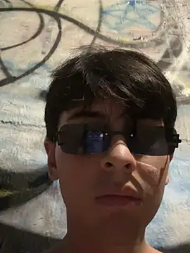 Liam_Moss Show in webcam