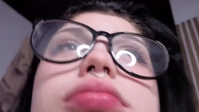 Chat +18 de MileyRood ao vivo