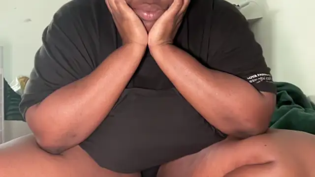 nanaisbackk Live XXX-Chat
