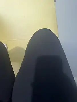nanaisbackk Show Webcam