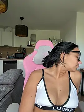 LaPetiteKim's Live XXX Chat