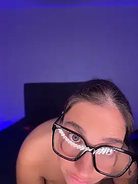 LaPetiteKimn Live XXX chat
