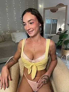 Chat +18 de Martyca_Beee ao vivo