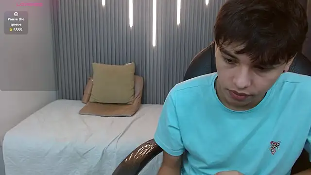 StiwenTwink Show in webcam