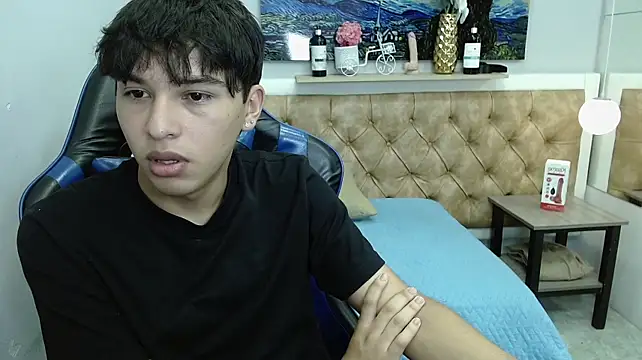 StiwenTwink Show in webcam