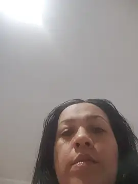 LindaSalo33 现场聊天室