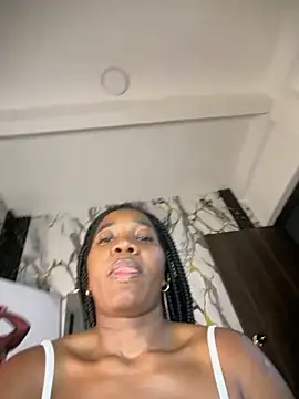 Chat +18 de MerliaSsomer ao vivo