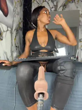 Chat +18 de MerliaSsomer ao vivo