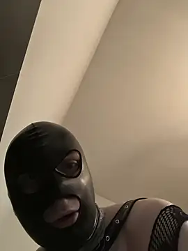 Show modela HotTopAss na web-kameri