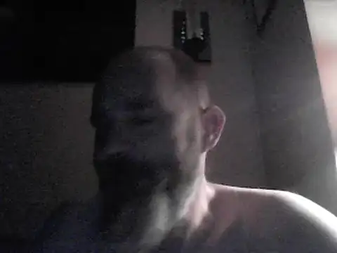 הופעת וובקאם של crazyheratic8