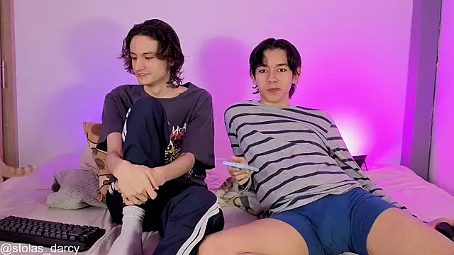 הופעת וובקאם של Darcy_and_Stolas