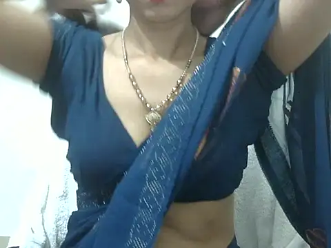 Show modela Laila_Cute na web-kameri