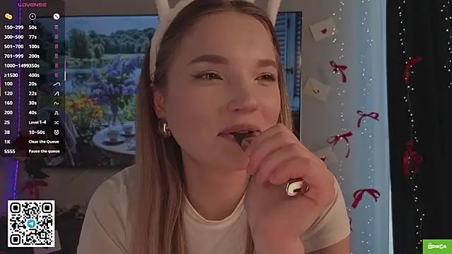 JulieLupo's Webcam Show