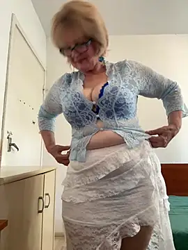 Show modela AngelBlonda na web-kameri
