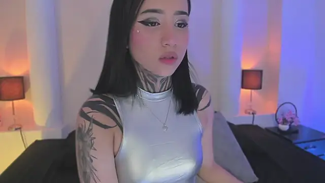 Chat XXX en directo de Dark_Kitty_666