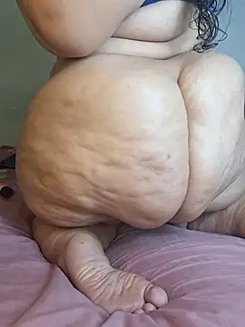 BBW_LATIN_BIGASSS' Webcam Show