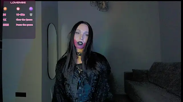 lona_li Show in webcam