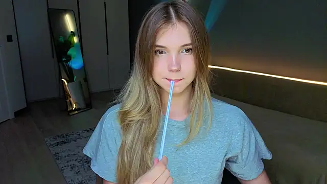 XXX chat uživo modela linakorvin