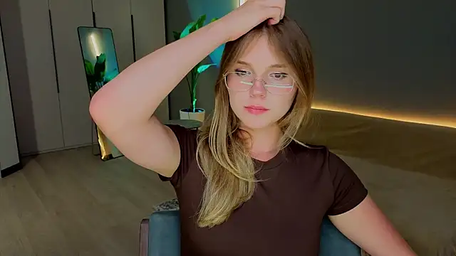 linakorvin's Live XXX Chat