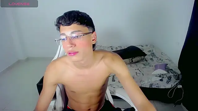 Im_david02 Adlı Modelin Canlı XXX Sohbeti
