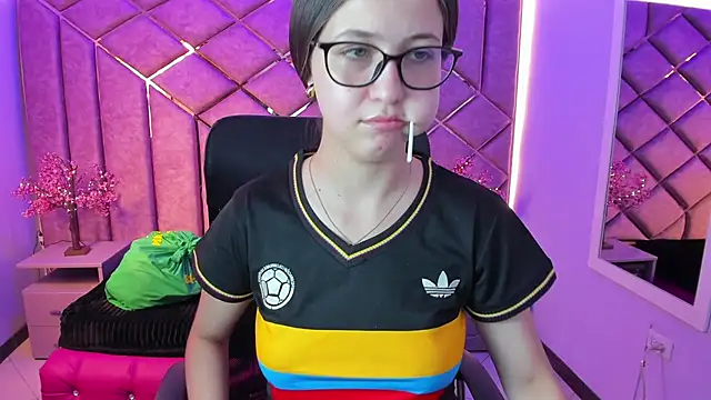 Chat +18 de sarah_sweett_ ao vivo