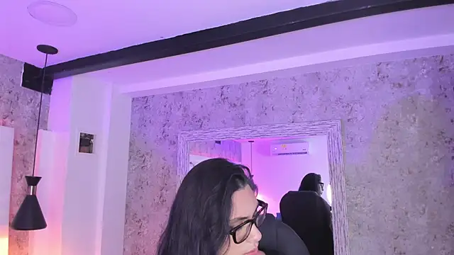 Chatroom XXX en direct de Vanessa_Rain_