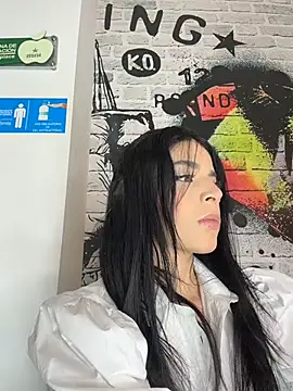 Pokazy przed kamerką – ArieliciousXXX