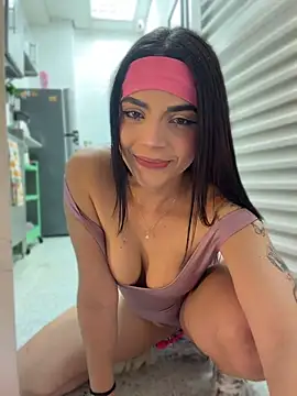 ArieliciousXXX's Webcam Show