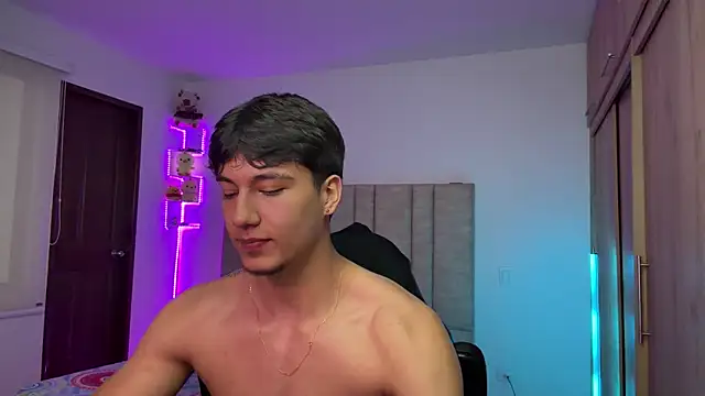 CHRIS_MORGAN1 Show in webcam